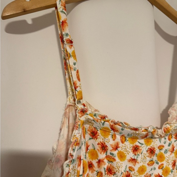 Floral Print Smocked Peplum Top - Picture 6 of 9